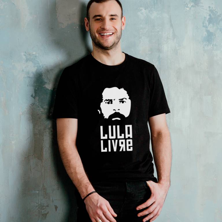 Camiseta Preta Lula Livre