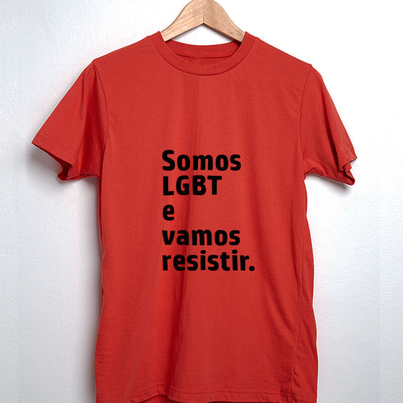 Camiseta-Vermelha-Somos-LGBT-e-vamos-resistir