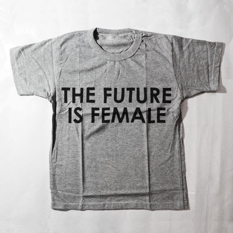 camiseta infantil - the future is female - cinza