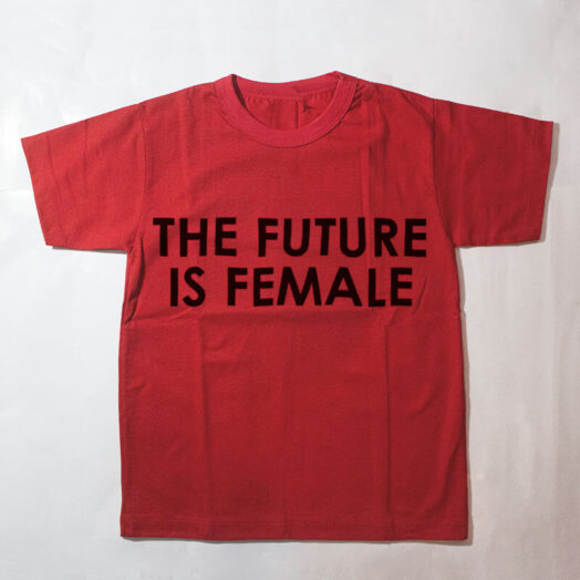 camiseta infantil - the future is female - vermelha