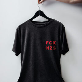 Camiseta chumbo de algodão - FCK NZS Escudo