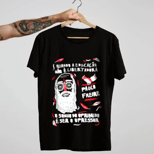 Camiseta preta de algodão Paulo Freire