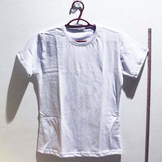 Camiseta baby look de algodão 30,1 penteada branca