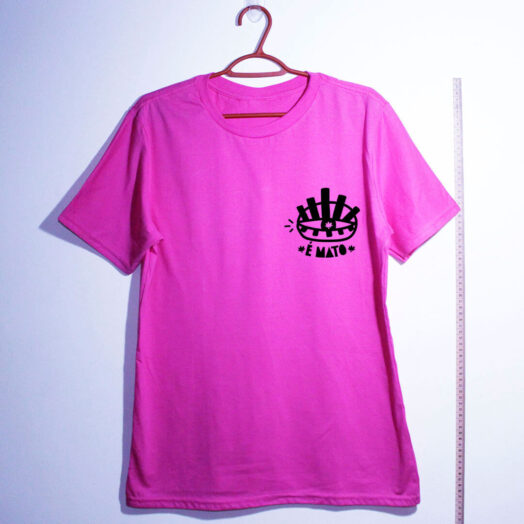 camiseta-rosa de algodão-emblema-cannabis