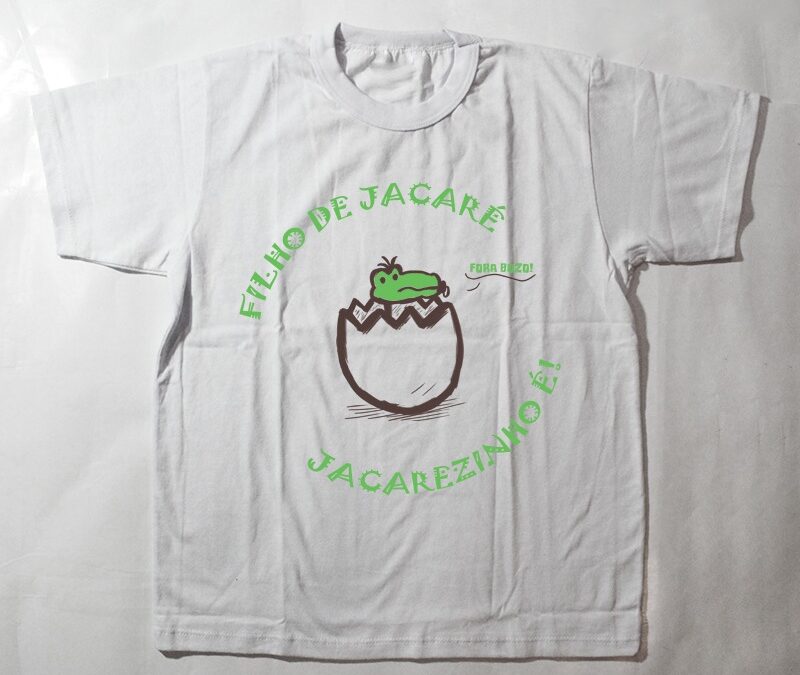 Camiseta infantil – Filho de Jacaré, jacarezinho é! por @_docontra_
