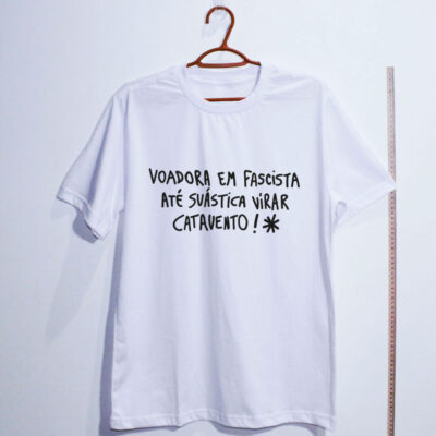 Camiseta - Voadora em fascista até suástica virar catavento branco