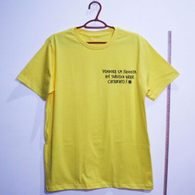 Camiseta - Voadora em fascista até suástica virar catavento - Escudo - amarelo
