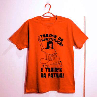 Camiseta Oversized - Traidor da Constituição é Traidor da Pátria