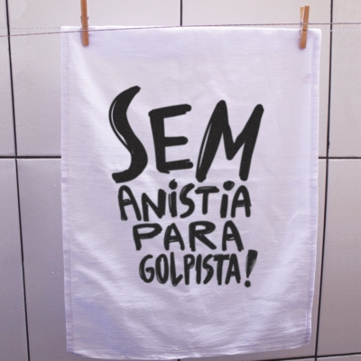 pano de prato - sem anistia para golpista em formato escudo