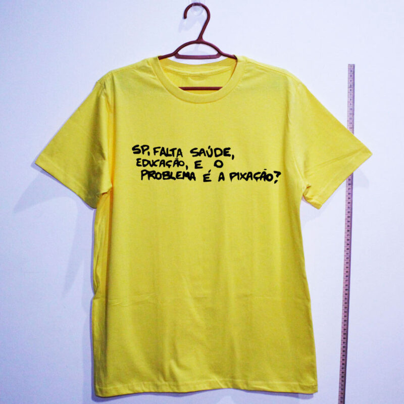 Camiseta-SP-Falta-Educacao-amarela