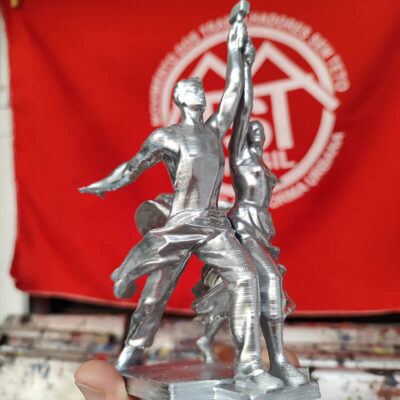 Estátua - Operário e Camponesa Kolkosiana