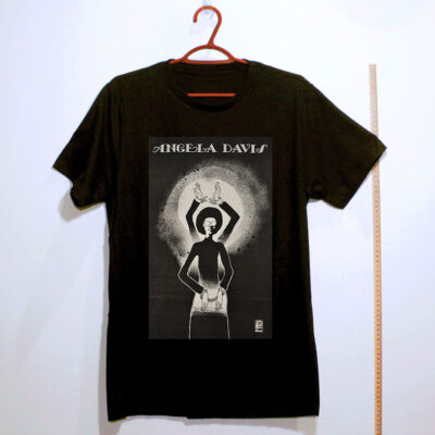 Camiseta Oversized - Libertar as correntes - Angela Davis