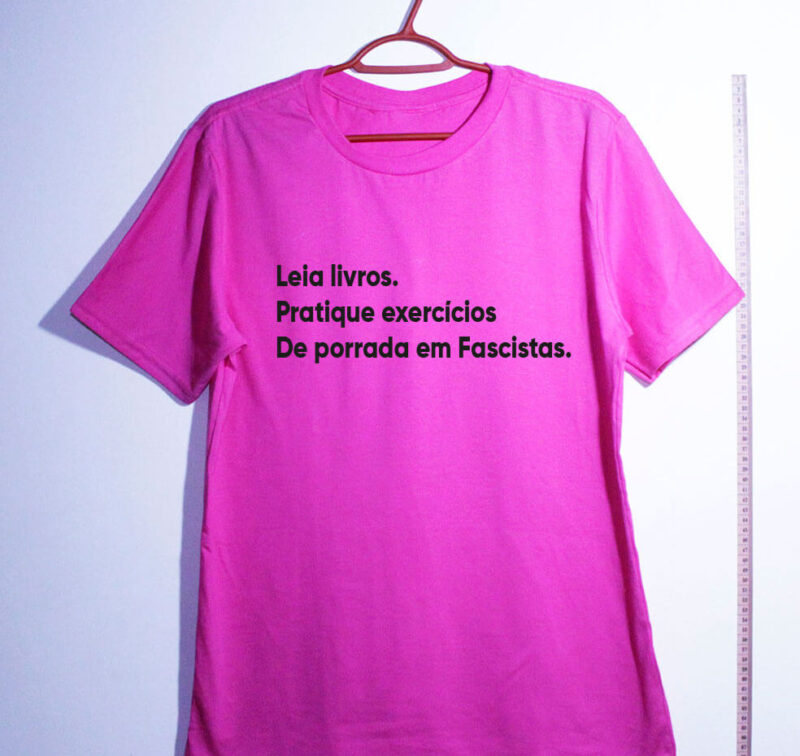 Camiseta - Leia livros, pratique exercícios, de porrada em fascistas - Imagem 2