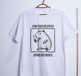 Camiseta - Com todo respeito, opino diferente