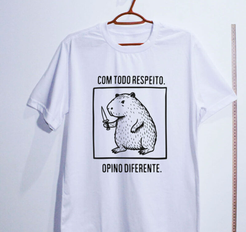 Camiseta - Com todo respeito, opino diferente