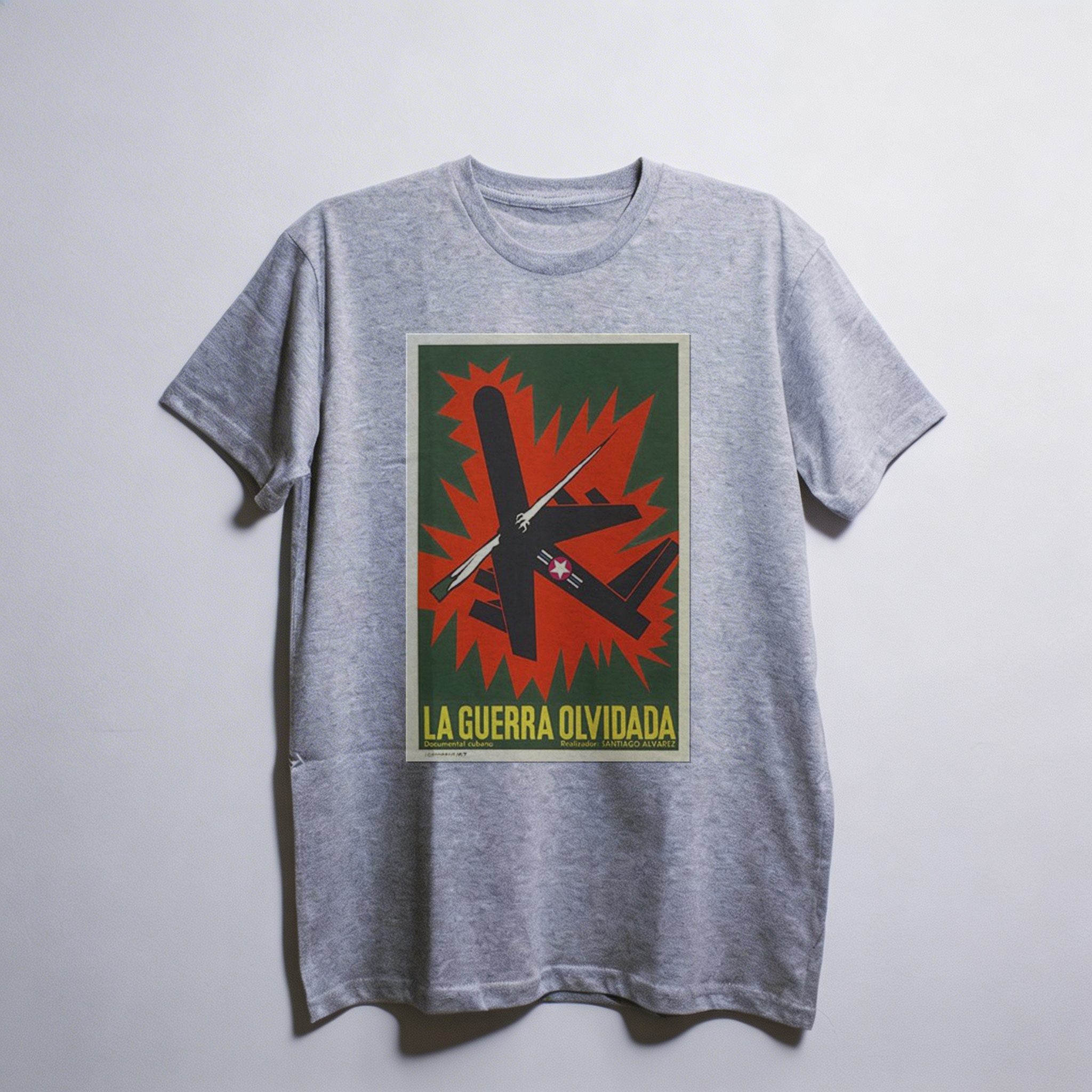 Camiseta_oversized_cinza_claro_que_isso_camarada_-_A_Guerra_Esquecida_-_Alfredo_Rostgaard_1967 | A Guerra Esquecida-1967
