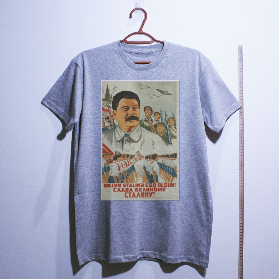 Camiseta_algodao_cinza_claro_que_isso_camarada_-_Gloria_ao_grande_Stalin | Glória ao grande Stalin