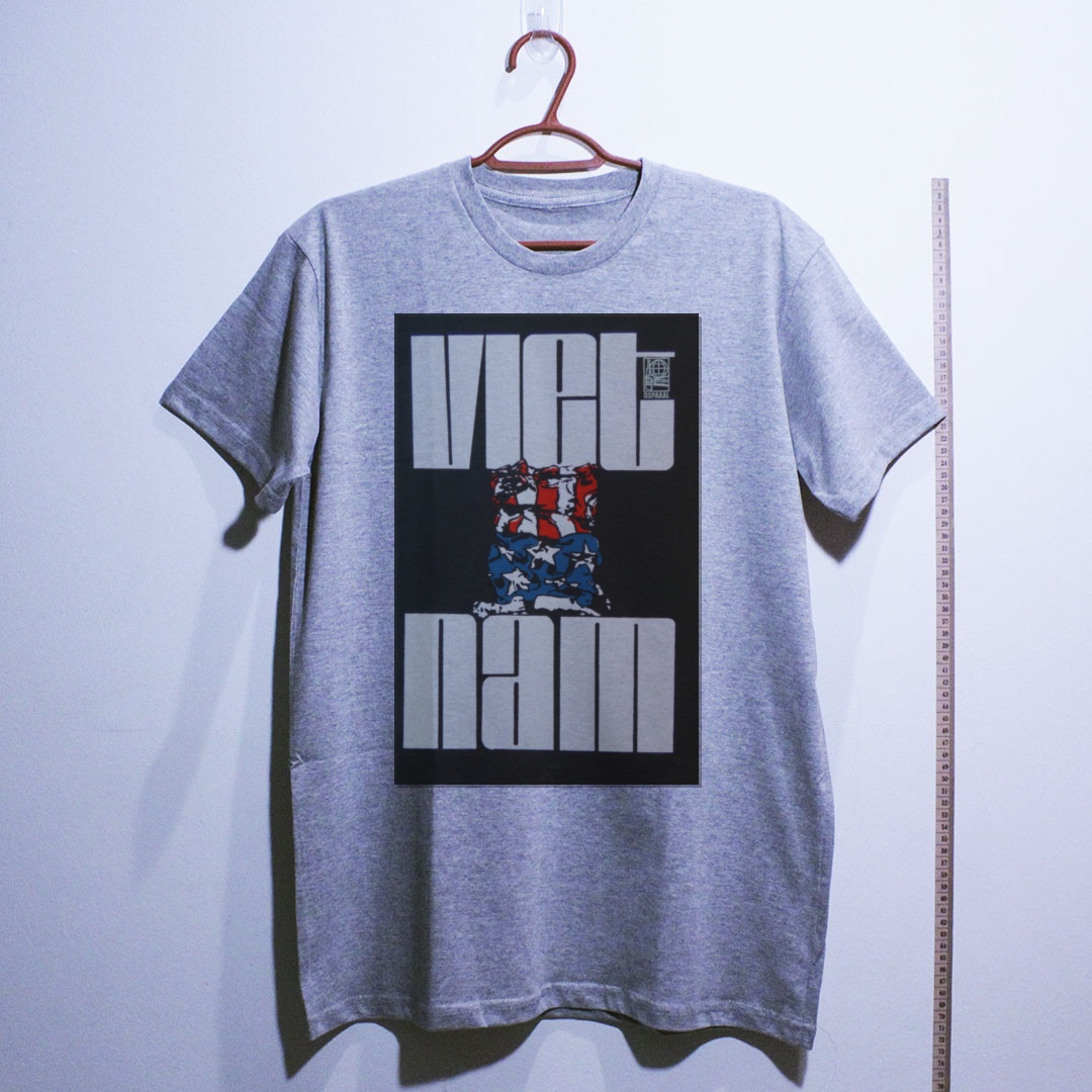 Camiseta_algodao_cinza_claro_que_isso_camarada_-_Vietna_-_Rene_Mederos_1967 | Vietnã - René Mederos 1967