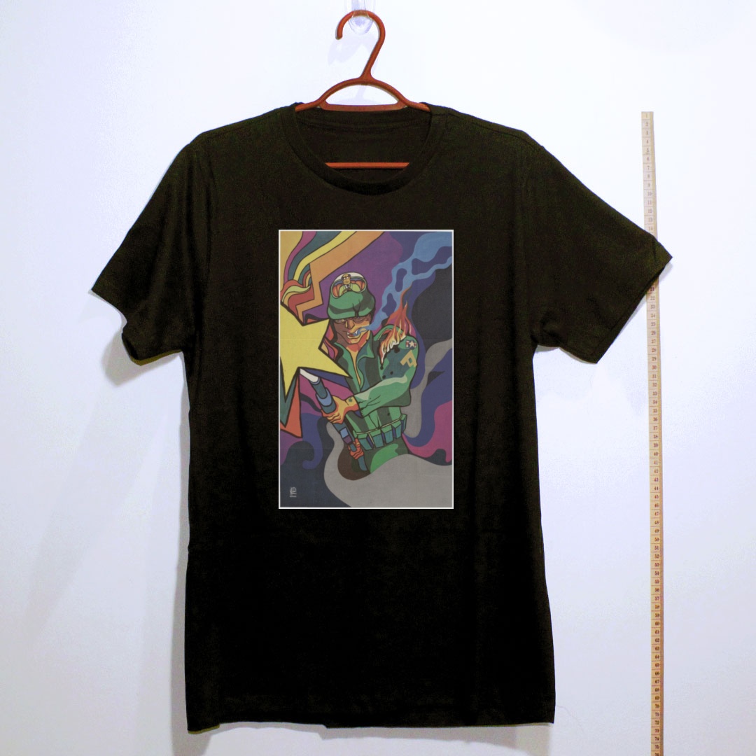 Camiseta_algodao_preto_que_isso_camarada_-_Guerrilheiro_com_coquetel_Molotov | Guerrilheiro com coquetel Molotov