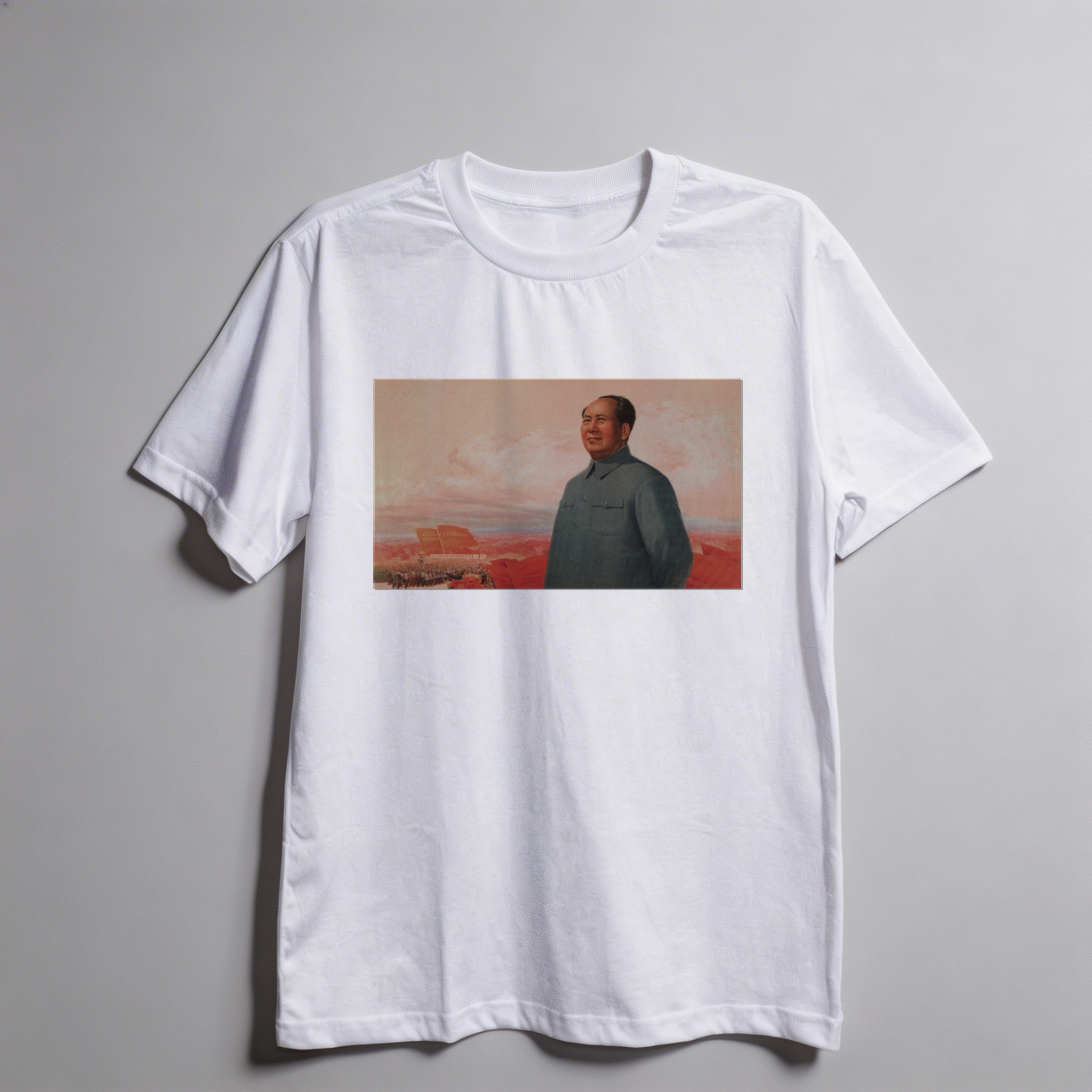 Camiseta_oversized_branco_que_isso_camarada_-_Siga_de_perto_o_grande_lider_Mao_e_avance_com_coragem | Siga de perto o grande líder Mao e avance com coragem