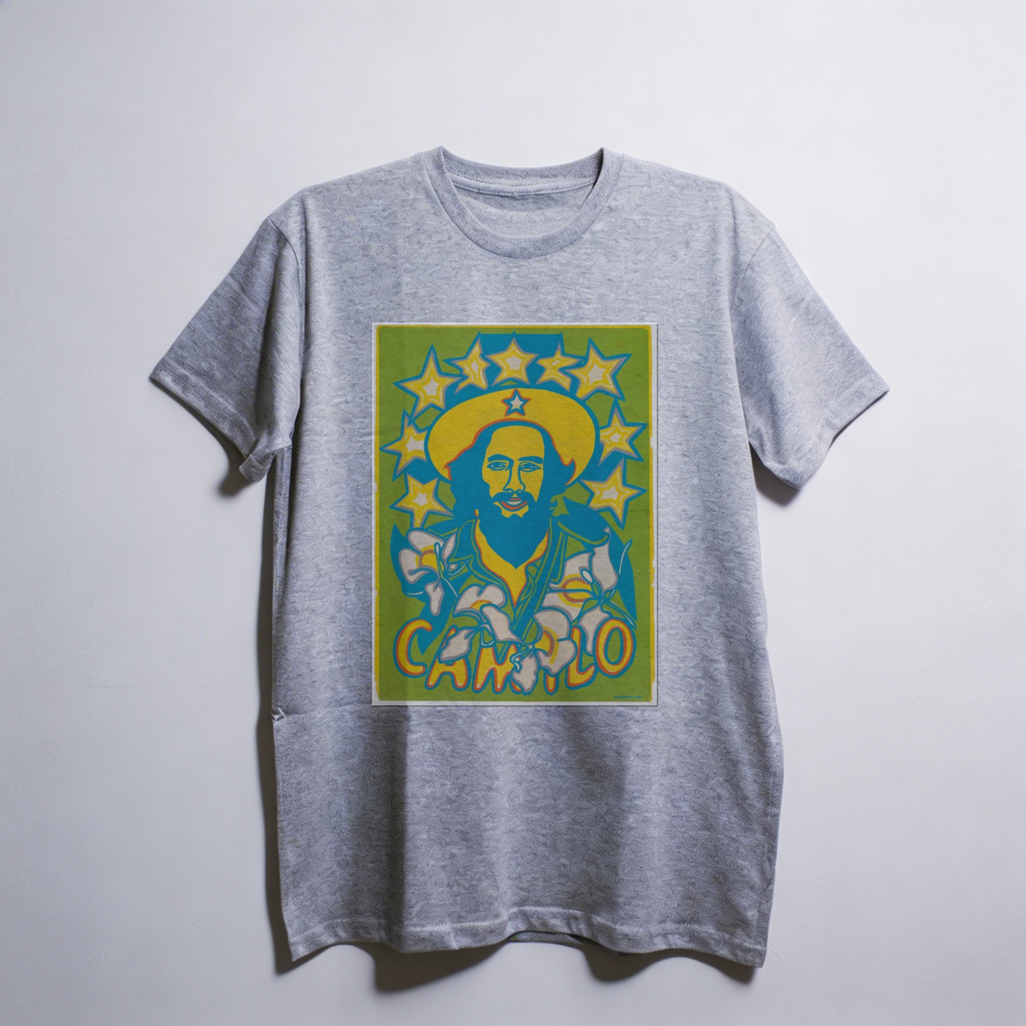 Camiseta_oversized_cinza_claro_que_isso_camarada_-_Camilo_Cienfuegos_pop_art | Camilo Cienfuegos pop art