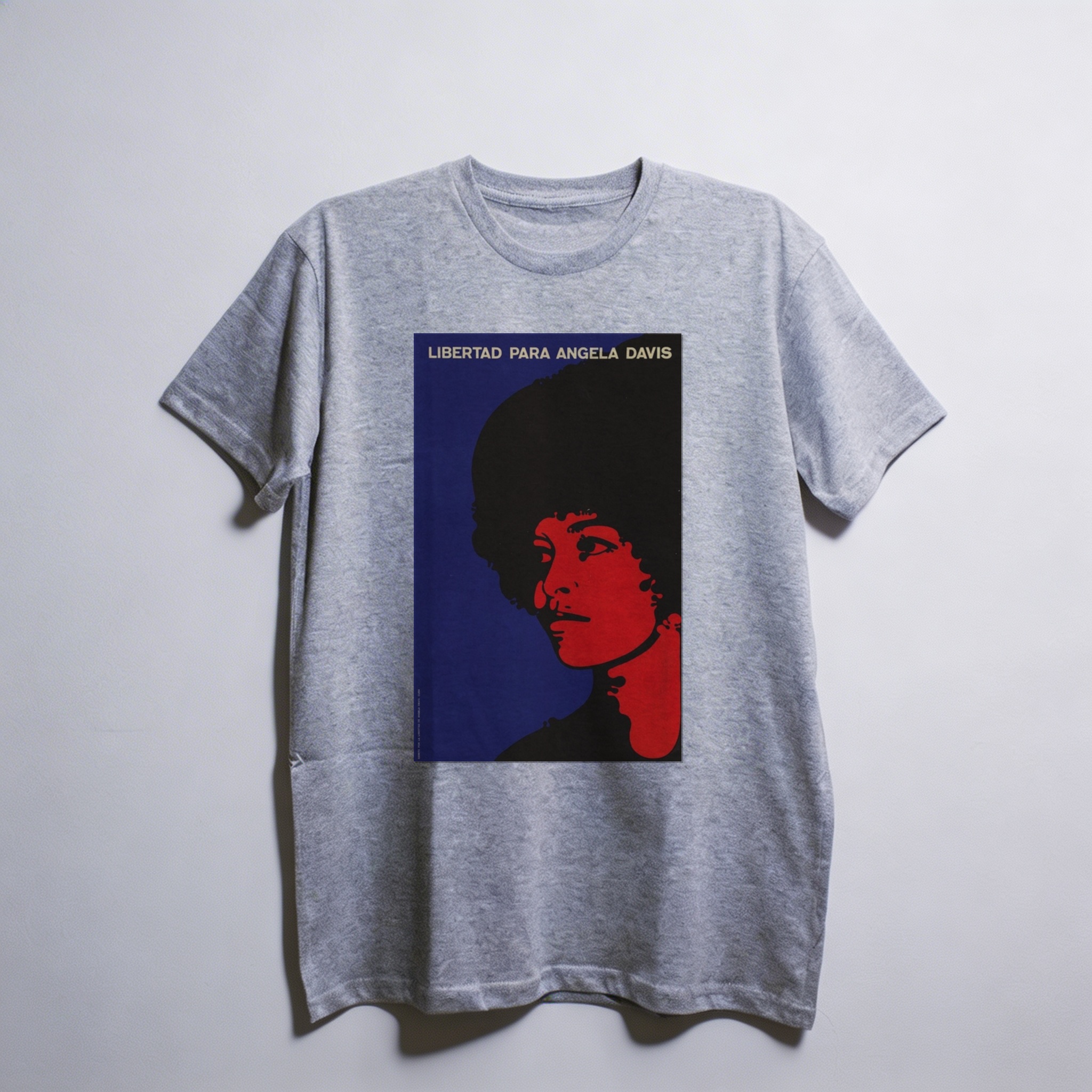 Camiseta_oversized_cinza_claro_que_isso_camarada_-_Liberdade_para_Angela_Davis | Liberdade para Angela Davis