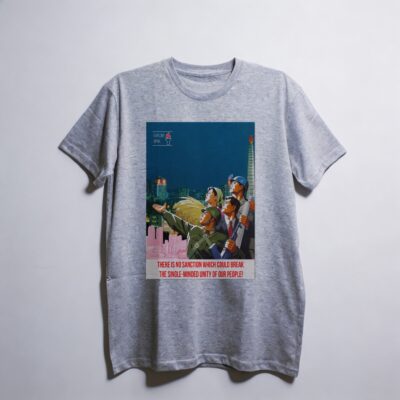 Camiseta_oversized_cinza_claro_que_isso_camarada_-_Nenhuma_sancao_quebrara_a_unidade_do_nosso_povo | Nenhuma sanção quebrará a unidade do nosso povo