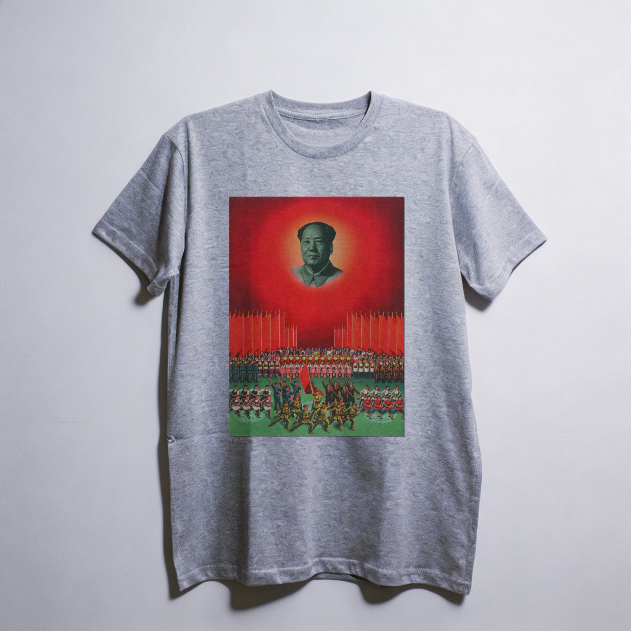 Camiseta_oversized_cinza_claro_que_isso_camarada_-_O_Oriente_e_vermelho | O Oriente é vermelho