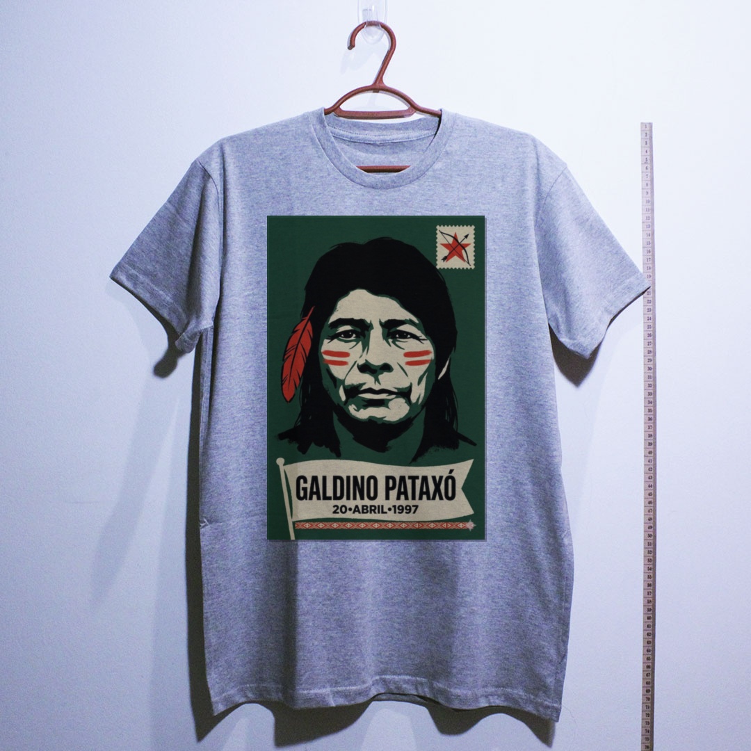 Camiseta_algodao_cinza_claro_que_isso_camarada_-_Galdino_Pataxo | Galdino Pataxo