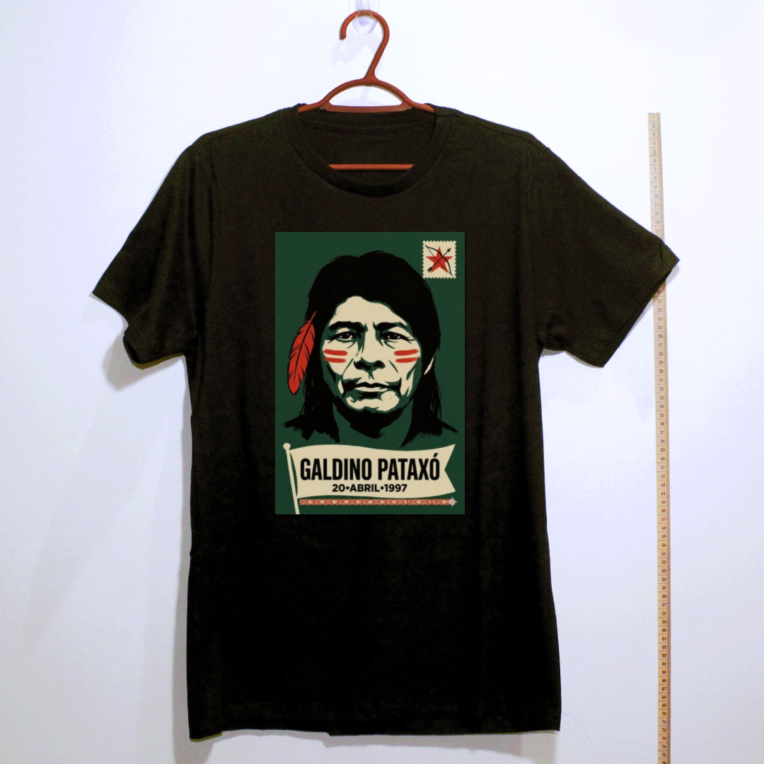 Camiseta_algodao_preto_que_isso_camarada_-_Galdino_Pataxo | Galdino Pataxo