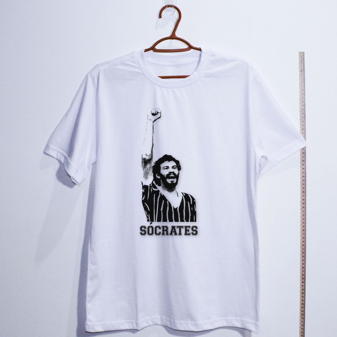 Camiseta_algodao_branco_que_isso_camarada_-_Socrates_fundo_trans | Socrates fundo trans