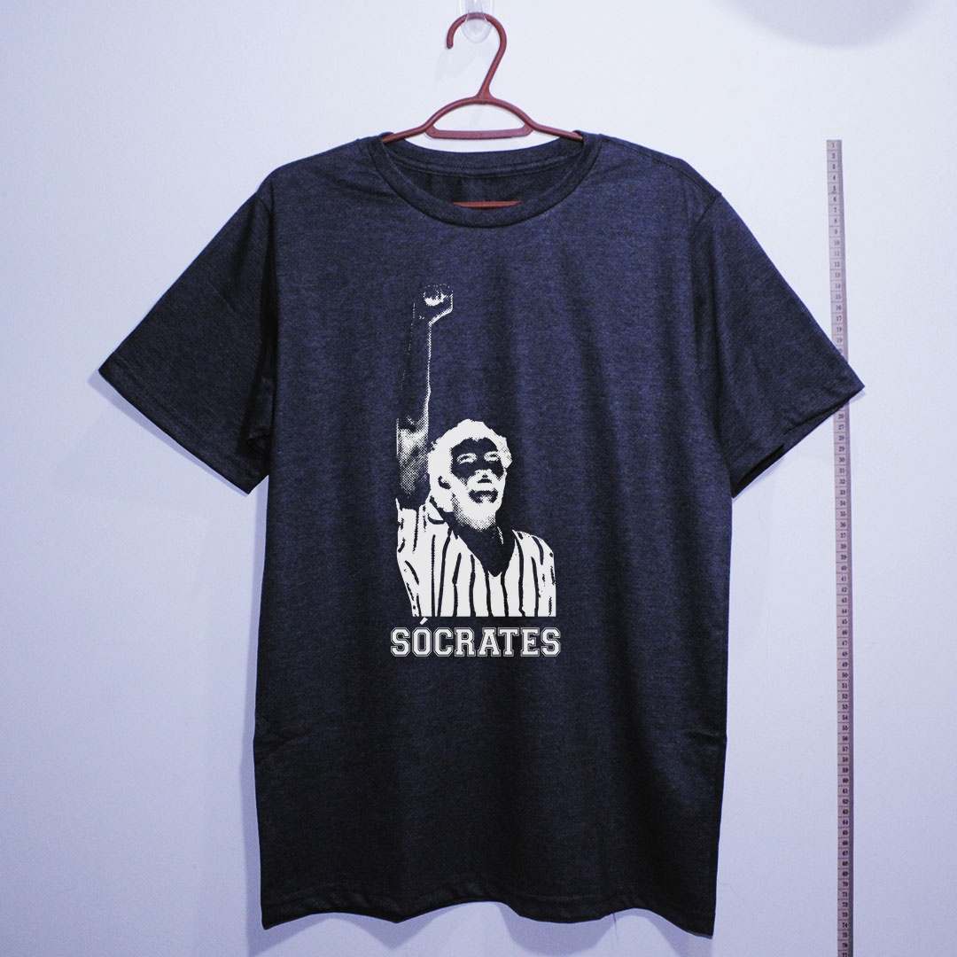 Camiseta_algodao_chumbo_que_isso_camarada_-_Socrates_fundo_trans | Socrates fundo trans