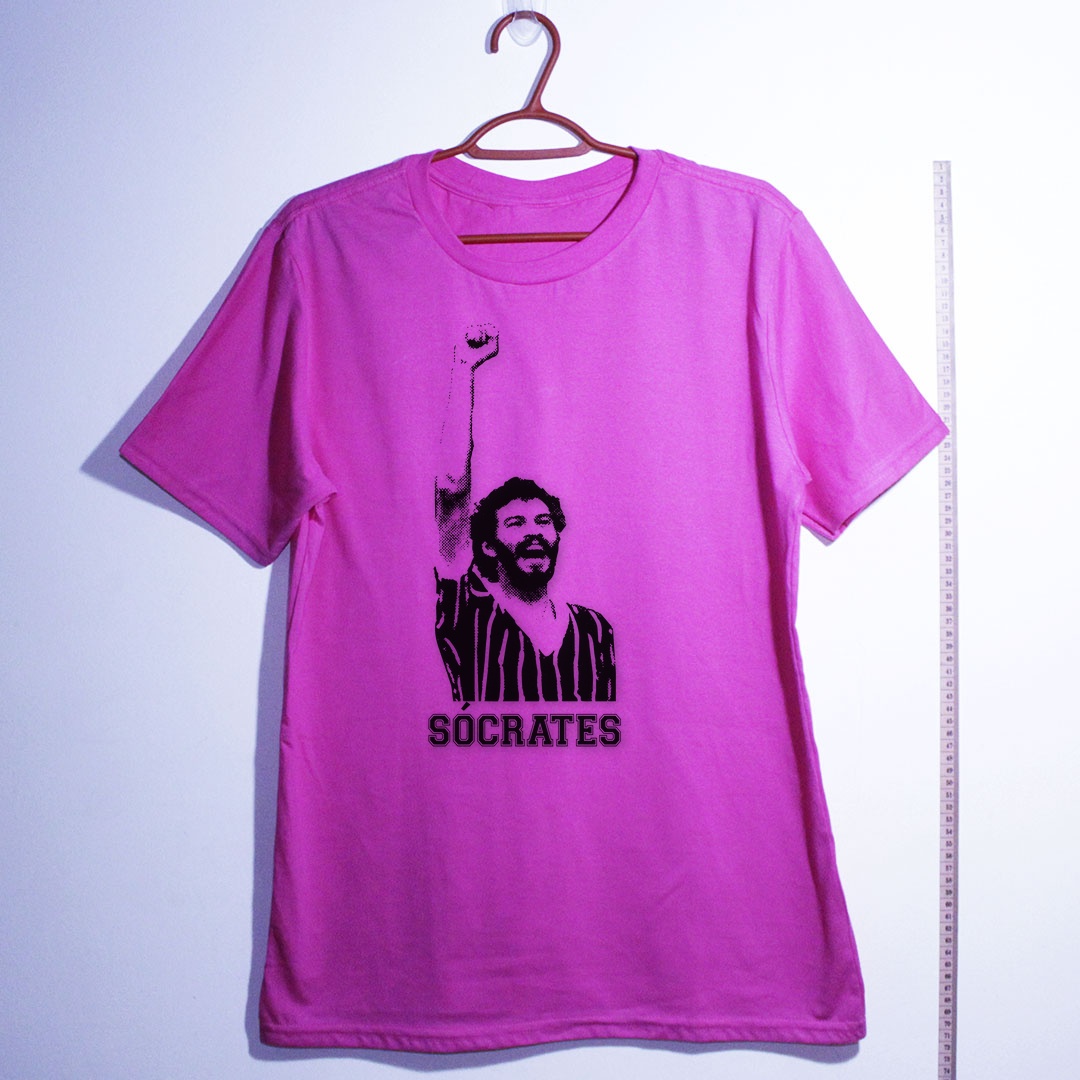 Camiseta_algodao_rosa_que_isso_camarada_-_Socrates_fundo_trans | Socrates fundo trans