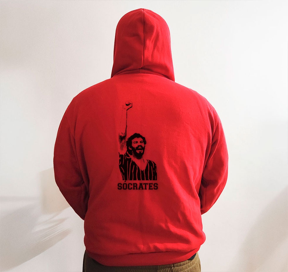 Moletom_vermelho_que_isso_camarada_-_Socrates_fundo_trans | Socrates fundo trans