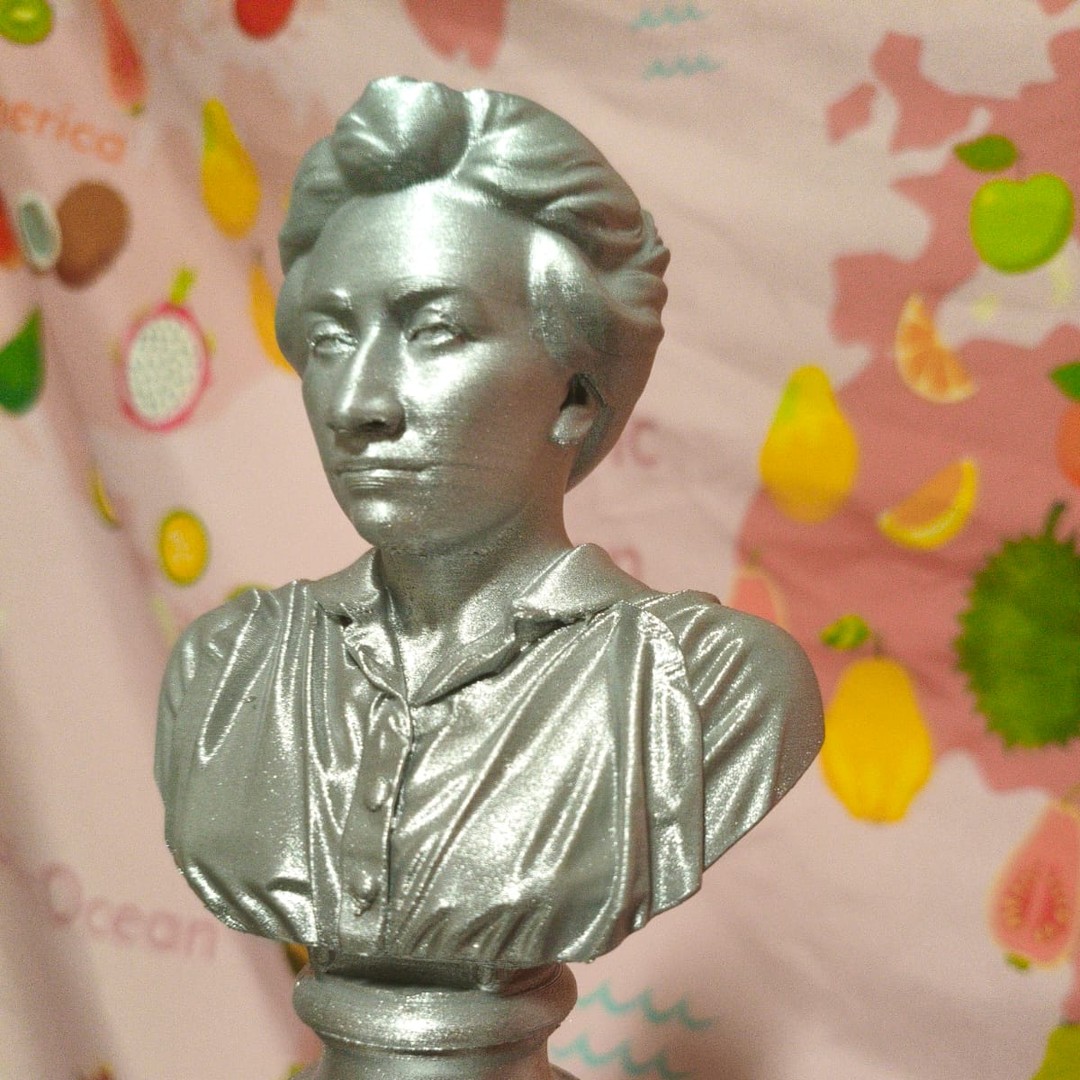 WhatsApp Image 2026-05-25 at 21.12.08 (22) | Busto – Rosa Luxemburgo