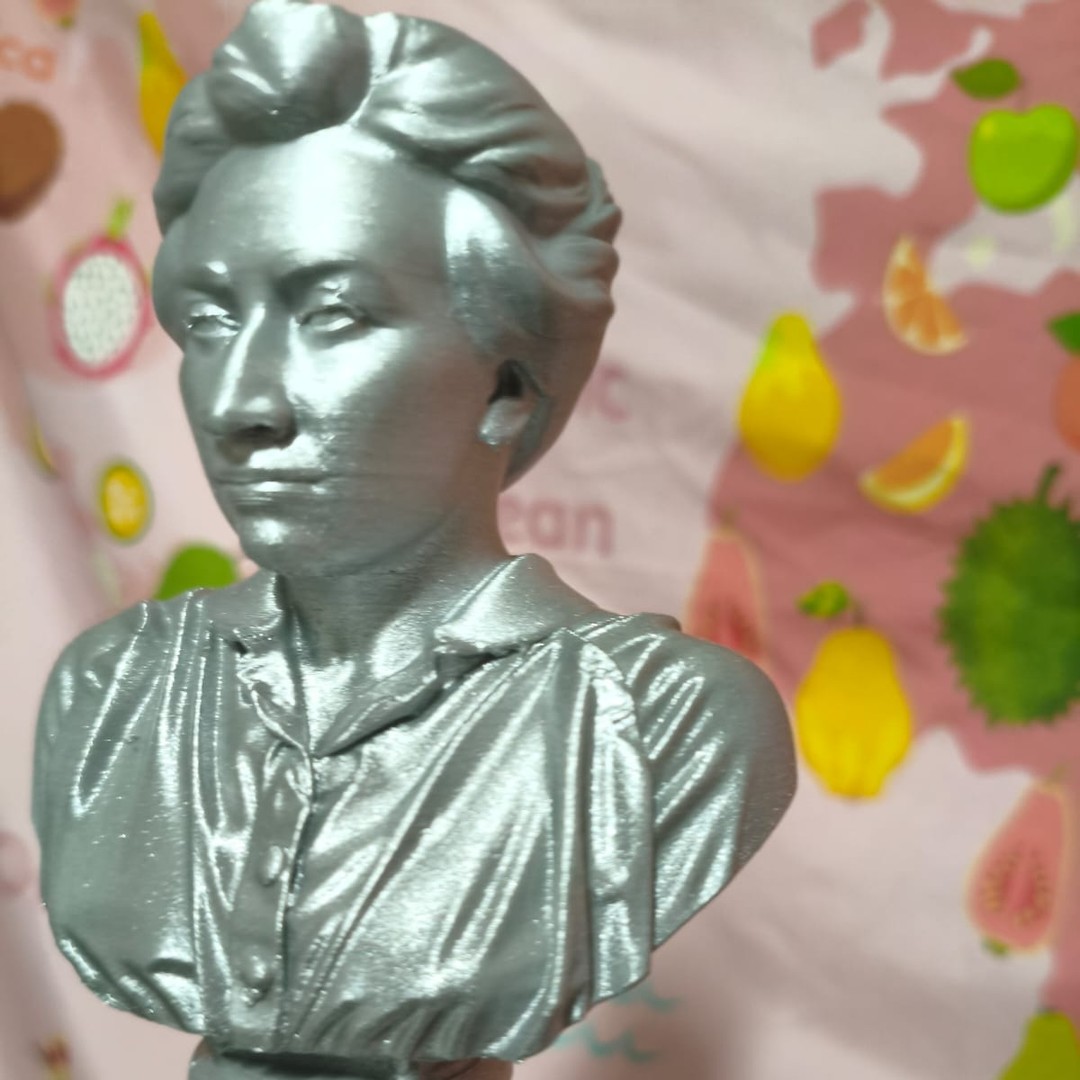 WhatsApp Image 2026-05-25 at 21.12.08 (23) | Busto – Rosa Luxemburgo