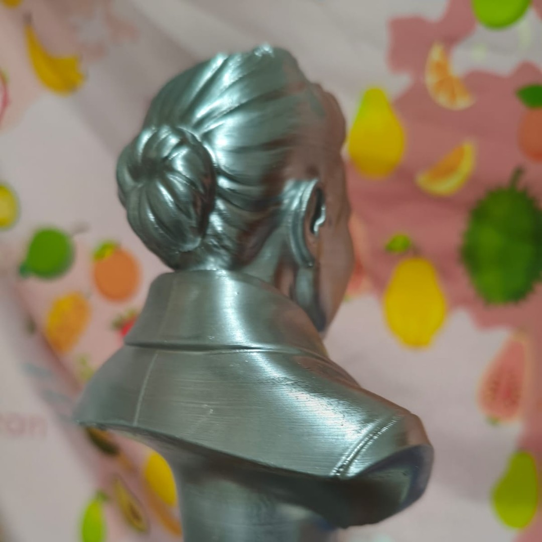 WhatsApp Image 2026-05-25 at 21.12.08 (5) | Busto – Simone de Beauvoir