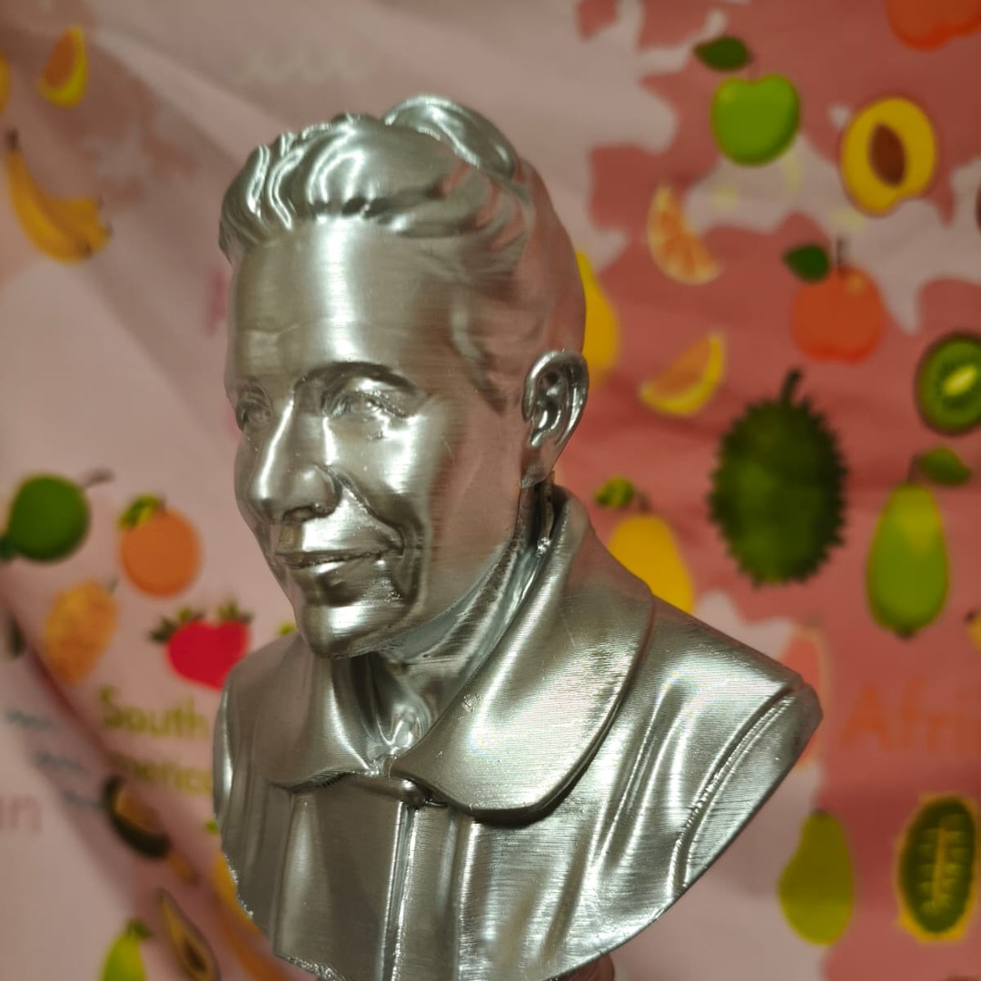 WhatsApp Image 2026-05-25 at 21.12.08 (9) | Busto – Simone de Beauvoir