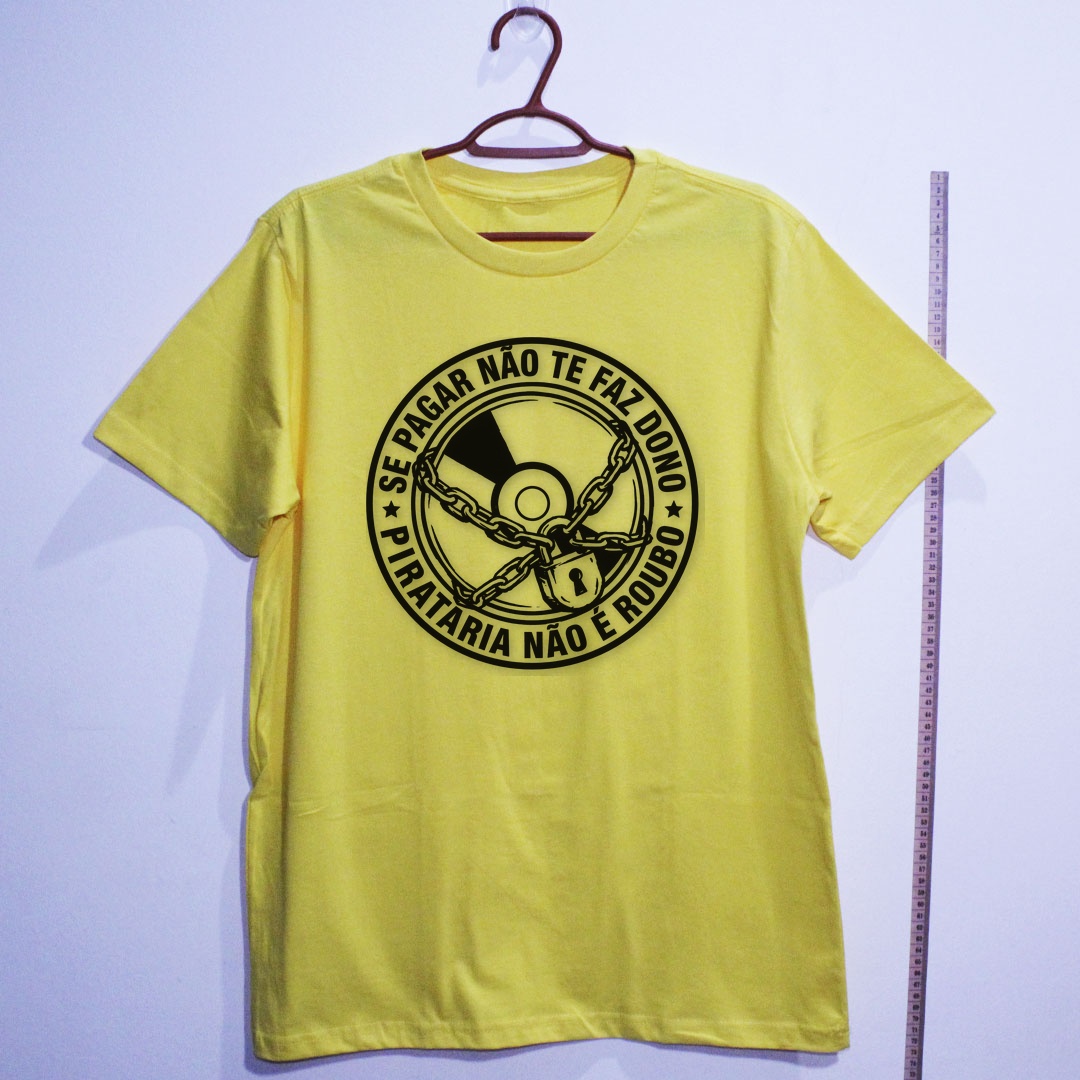 Camiseta_algodao_amarelo_que_isso_camarada_-_Se_pagar_nao_te_faz_dono_pirataria_nao_e_roubo | camiseta_algodao
