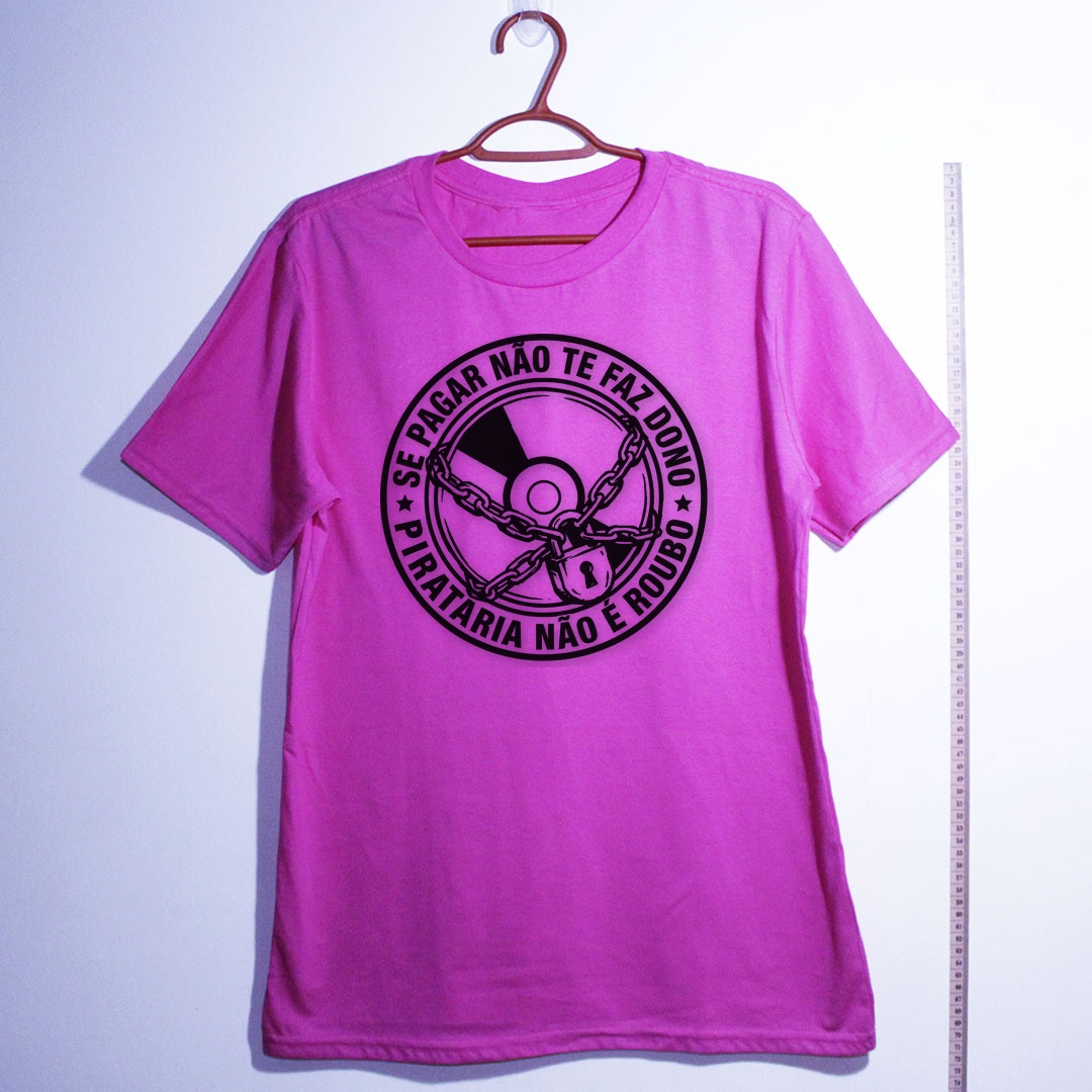 Camiseta_algodao_rosa_que_isso_camarada_-_Se_pagar_nao_te_faz_dono_pirataria_nao_e_roubo | camiseta_algodao