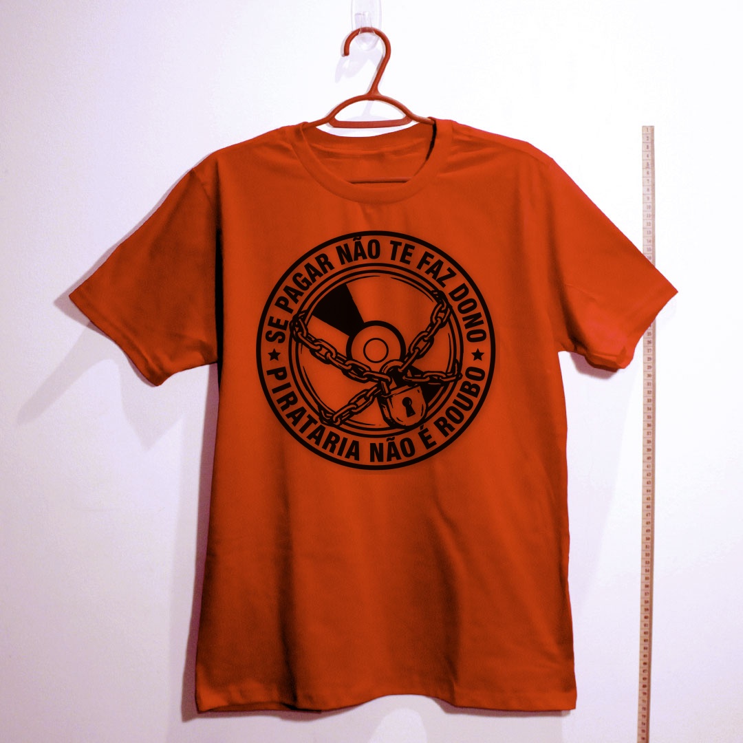 Camiseta_algodao_vermelho_que_isso_camarada_-_Se_pagar_nao_te_faz_dono_pirataria_nao_e_roubo | camiseta_algodao