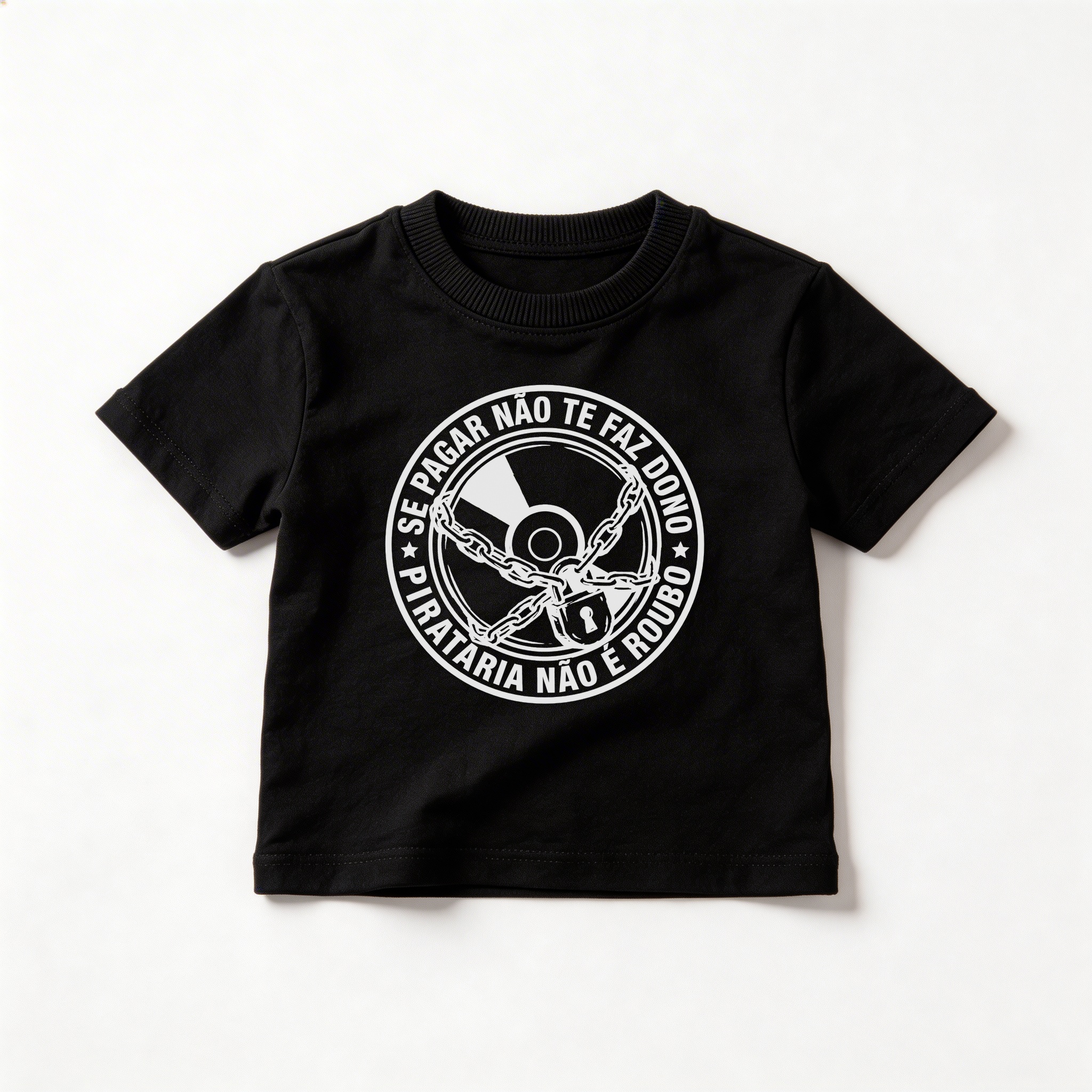 Camiseta_infantil_preto_que_isso_camarada_-_Se_pagar_nao_te_faz_dono_pirataria_nao_e_roubo | Se pagar não te faz dono, pirataria não é roubo.
