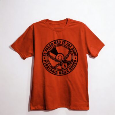 Camiseta_oversized_vermelho_que_isso_camarada_-_Se_pagar_nao_te_faz_dono_pirataria_nao_e_roubo | camiseta_oversized