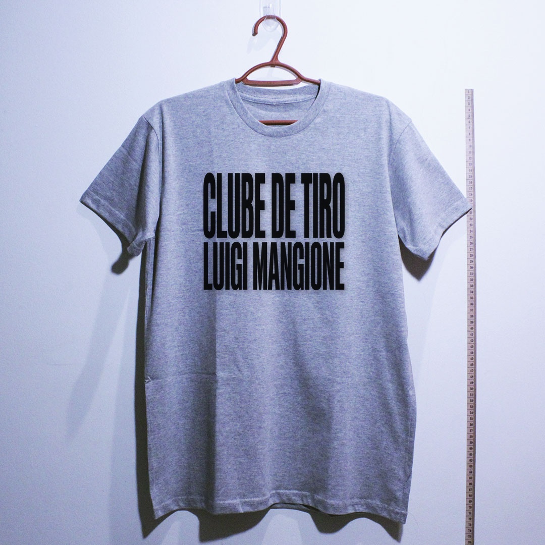 Camiseta_algodao_cinza_claro_que_isso_camarada_-_Clube_de_Tiro_Luigi_Mangione_-_Tipografia | Clube de Tiro Luigi Mangione - Tipografia