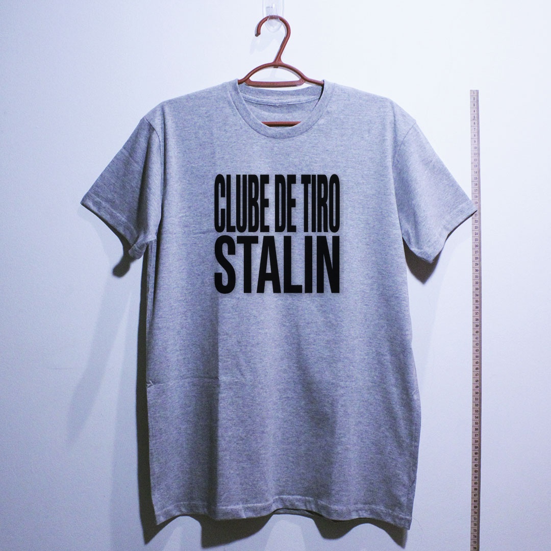 Camiseta_algodao_cinza_claro_que_isso_camarada_-_Clube_de_Tiro_Stalin_-_Tipografia | Clube de Tiro Stalin - Tipografia