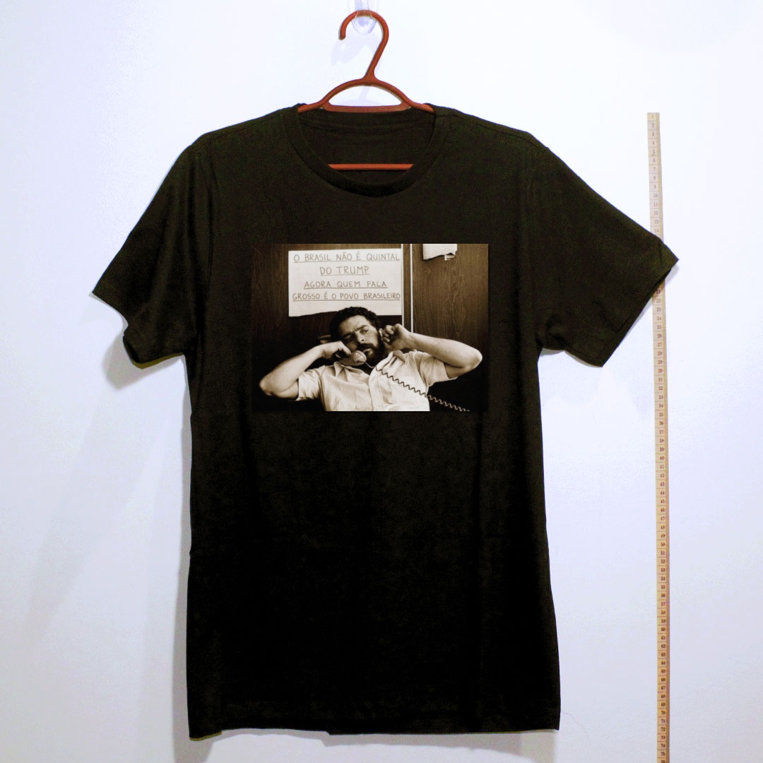 Camiseta_algodao_preto_que_isso_camarada_-_O_Brasil_nao_e_quintal_de_ninguem | O Brasil não é quintal de ninguém