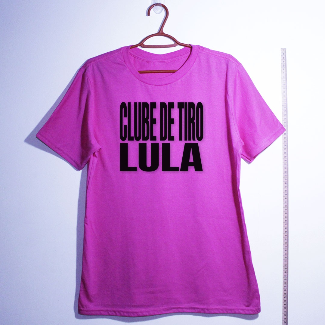 Camiseta_algodao_rosa_que_isso_camarada_-_Clube_de_Tiro_Lula_-_Tipografia | Clube de Tiro Lula - Tipografia