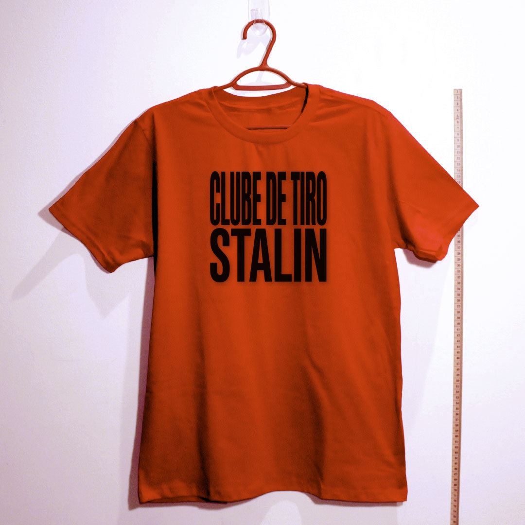 Camiseta_algodao_vermelho_que_isso_camarada_-_Clube_de_Tiro_Stalin_-_Tipografia | Clube de Tiro Stalin - Tipografia