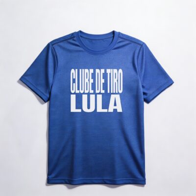 Camiseta_dry_fit_azul_que_isso_camarada_-_Clube_de_Tiro_Lula_-_Tipografia | Clube de Tiro Lula - Tipografia