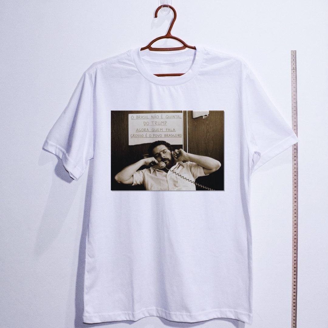 Camiseta_egipcio_branco_que_isso_camarada_-_O_Brasil_nao_e_quintal_de_ninguem | O Brasil não é quintal de ninguém